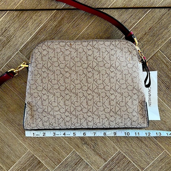 Calvin Klein Purse/Dust Bag NWT - Picture 7 of 14